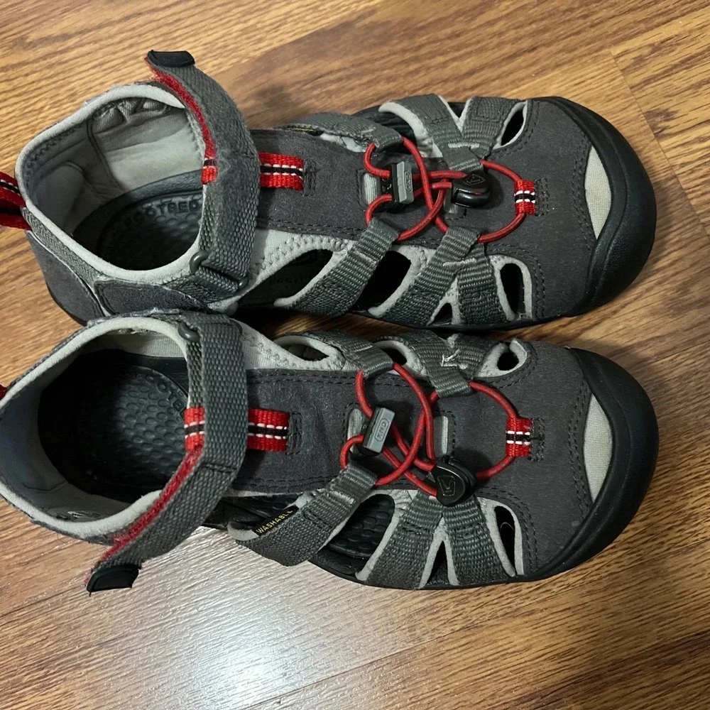 KEEN size 4‎ Kids Water Sandals Newport H2 Grey Red Washable Sport
